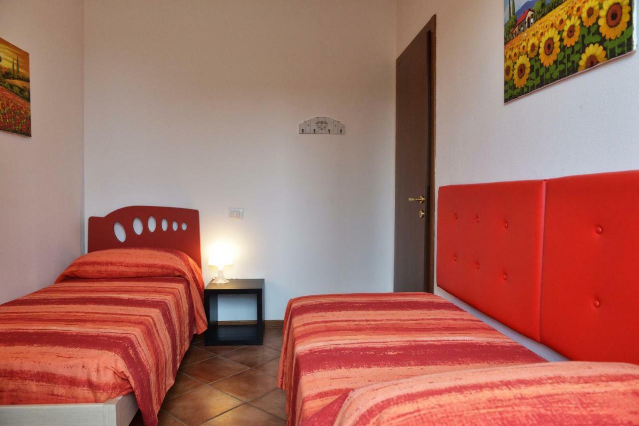 Casa Vacanze Serraglie Raffa Esterno foto
